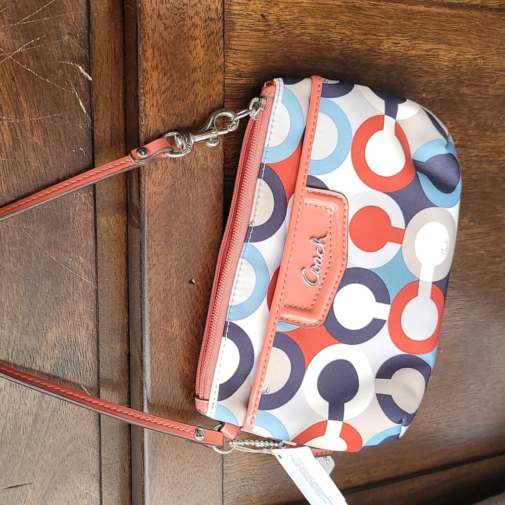 Coach wristlet... must go